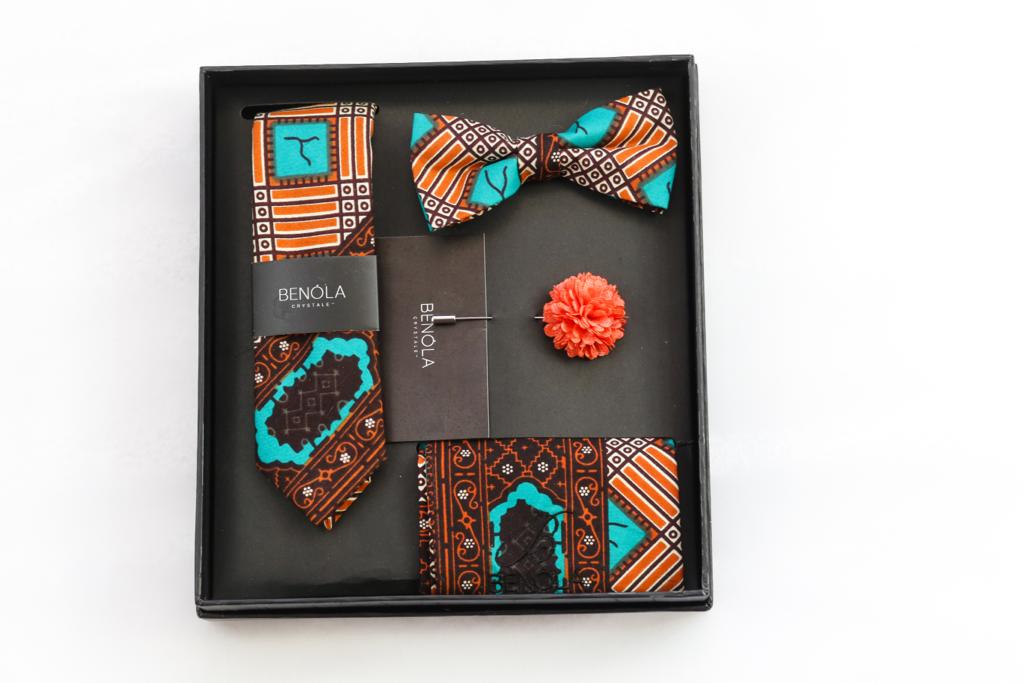 Benóla Crystale Tie Set