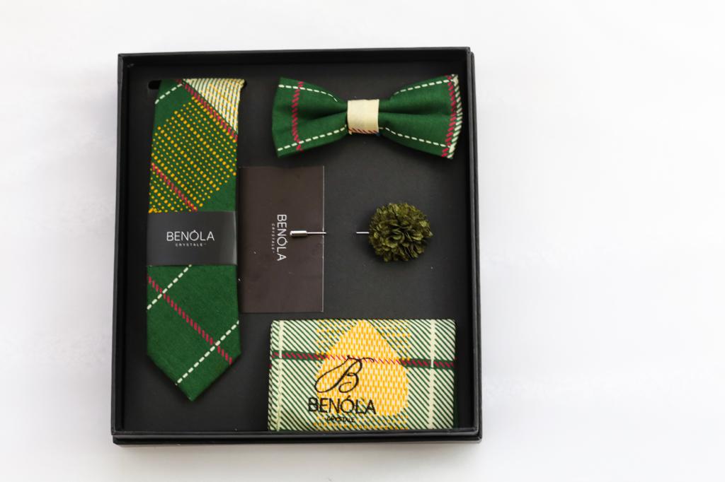 Benóla Crystale Tie Set